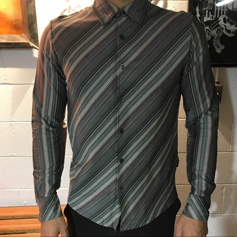 Hugo Boss 100% Cotton slim fit shirt.